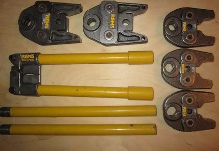 Mga Hand Press Plier na may Nozzles
