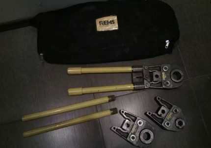 Pindutin ang mga plug, nozzle at bag ng imbakan ng tool