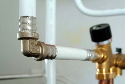 Ống và phụ kiện