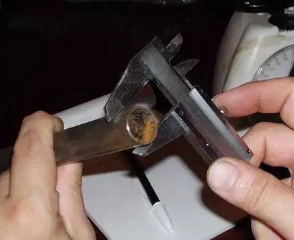 Pagsukat ng diameter ng caliper