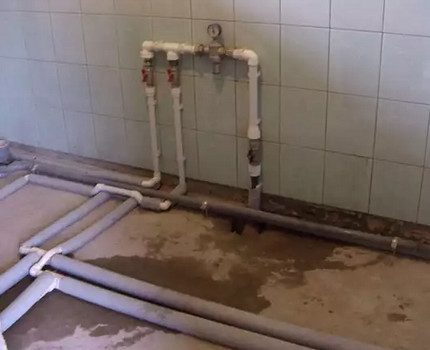 Pag-ruta ng pipe ng tubig