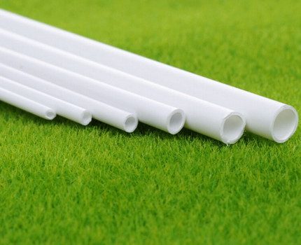 Mga plastik na tubo ng iba't ibang mga diameter