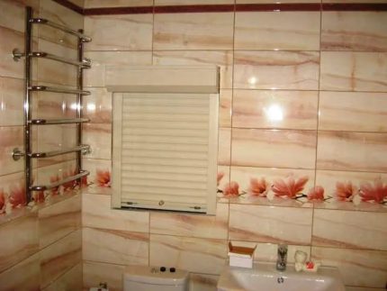 Mga shutter ng toilet