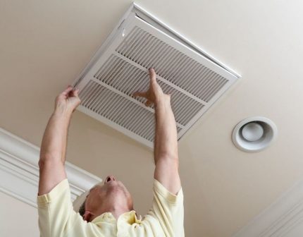 Het ventilatiesysteem binnenshuis reinigen