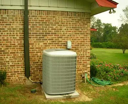 Lucht-water warmtepomp in de tuin