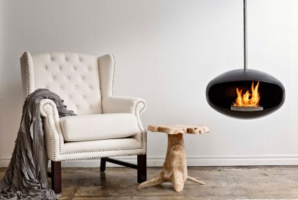Cheminée suspendue à l'intérieur