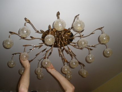 De afwezigheid van licht in de kroonluchter