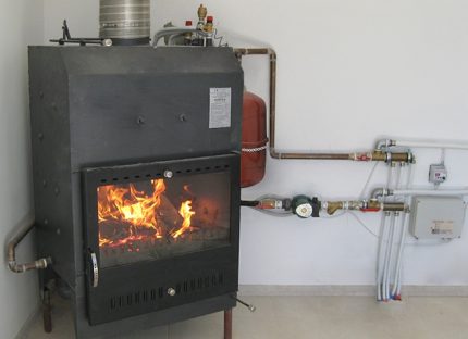 Modern model van een houtkachel