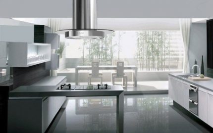 The advantage of using an exhaust hood