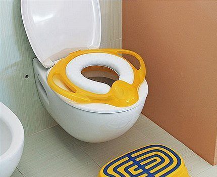Takip sa banyo ng mga bata