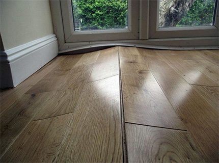 Odkształcenie laminatu w wyniku przegrzania