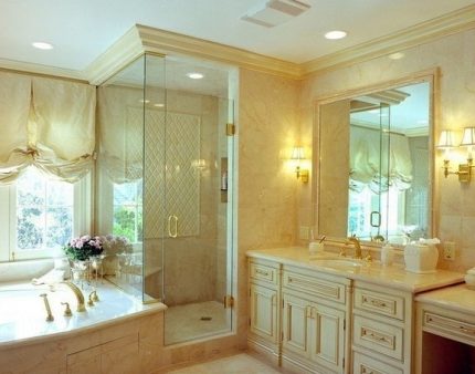 Furniture collection for a bathroom
