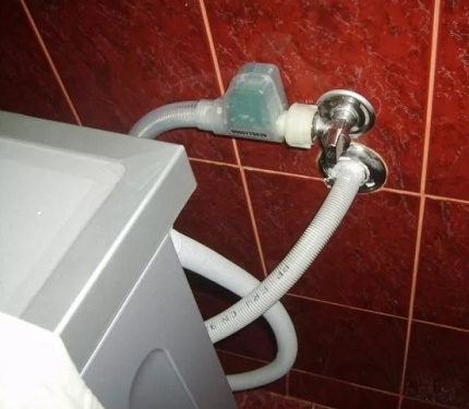 Nakatago ang pag-install ng mga node ng komunikasyon