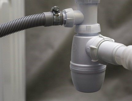 Ang lock ng tubig sa sistema ng alkantarilya