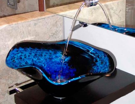 Glass sink