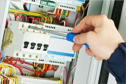 Paglalakbay ng circuit breaker