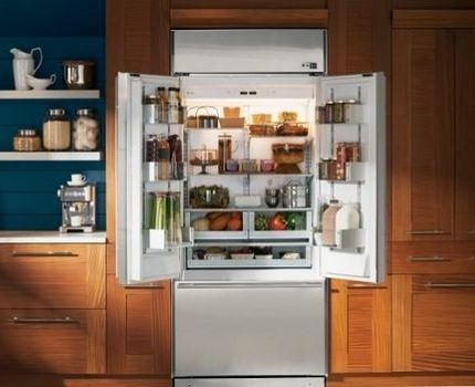 Side-by-side refrigerator