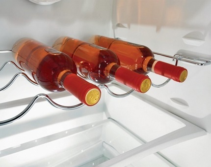 Detachable bottle shelf
