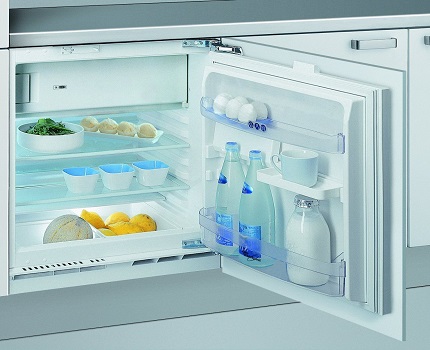 Mini fridge na may freezer