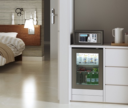 Itinayo ang refrigerator bar