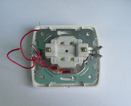 LED-schakelaar met open achtergrondverlichting
