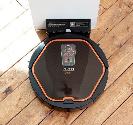 Vacuuming sa pamamagitan ng iClebo Robot
