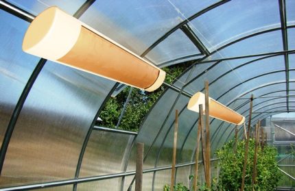 Infrared lampara sa greenhouse