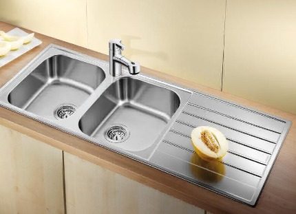 Robinets de cuisine pivotants