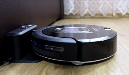 Ang hitsura ng robot na Liectroux A335