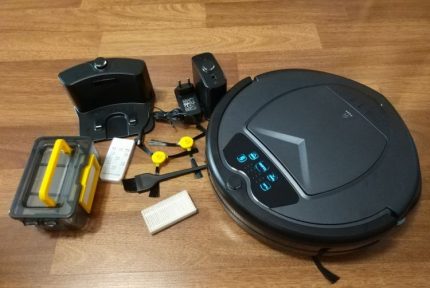 Ang hitsura ng robot na Liectroux B3000Plus
