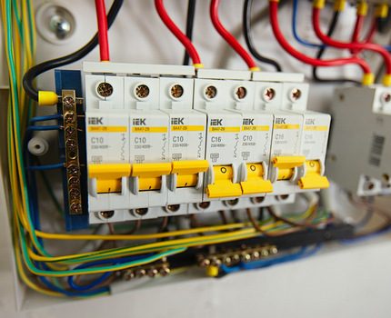 IEK RCD w panelu dystrybucyjnym