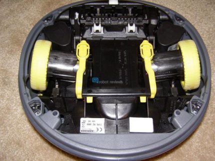 Vacuum cleaner mini robot mula sa Karcher RC 4000 serye