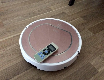 Vacuum cleaner robot control panel