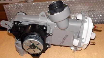 Bơm tuần hoàn + máy sưởi điện tức thời