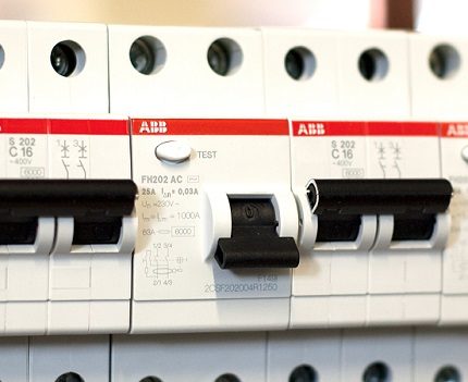 RCD direct aanraken