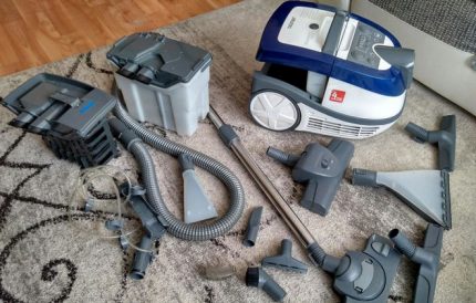 Mas malinis ang vacuum at accessories