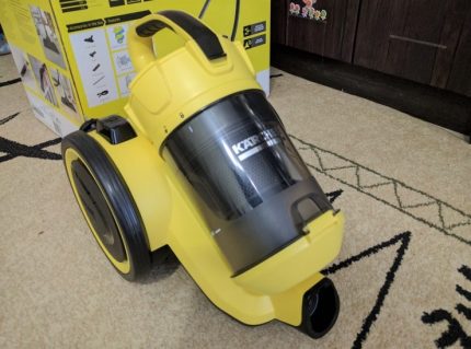 เครื่องดูดฝุ่นสีเหลือง Karcher