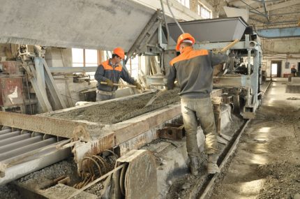 Meesters maken betonmixen