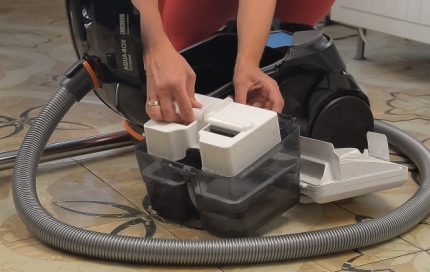 Liquid splash guard
