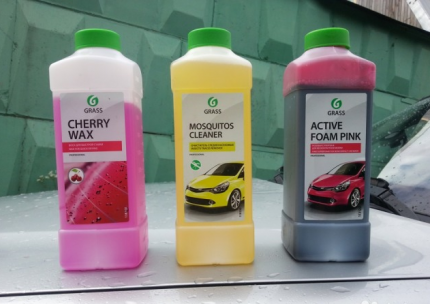 Ang pakete ng shampoo