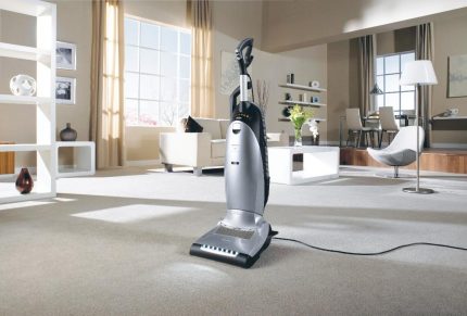 Vacuum cleaner vertical parking