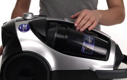 Máy hút bụi lốc xoáy với bộ lọc hàng đầu