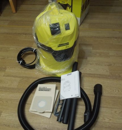 Odkurzacz Karcher WD 3 Premium na podłodze