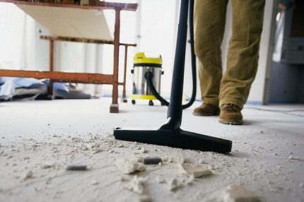 Mas malinis ang vacuum ng pang-industriya at ang mga katangian nito