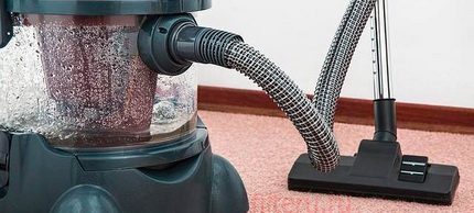 เครื่องดูดฝุ่นพร้อม aquafilter