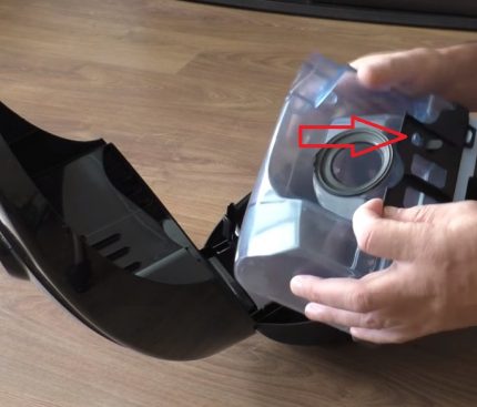 Ang lalagyan ng vacuum cleaner