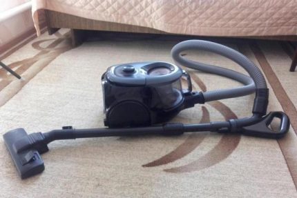 Ang disenyo ng Samsung vacuum cleaner