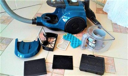 Na-disassembled cleaner na vacuum