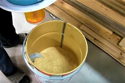 Sawdust sa tangke ng imbakan
