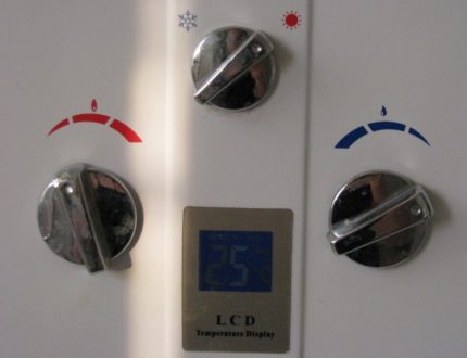 Het bedieningspaneel van de gasboiler
